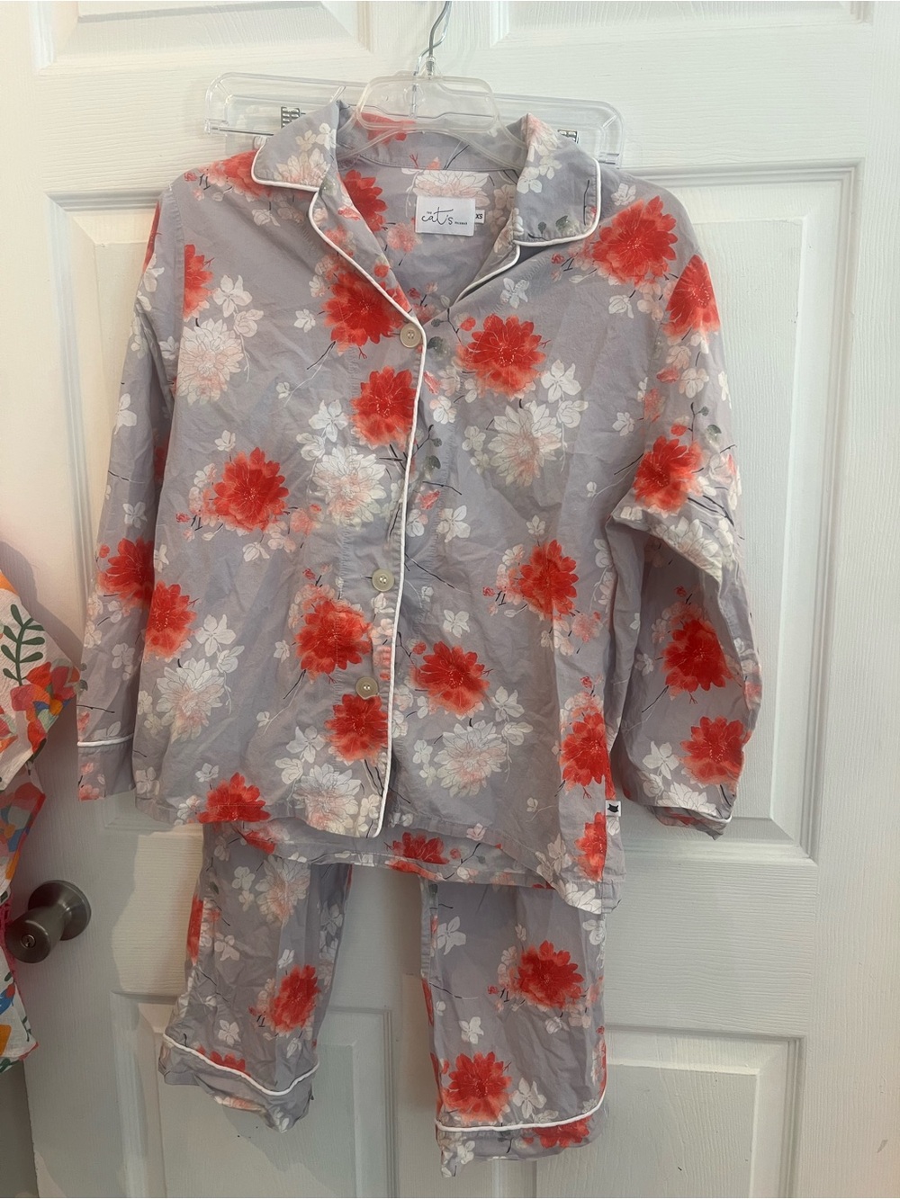 The Cat's Pajamas Floral Pajama Set - Gray with Red Flowers sz xs